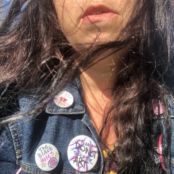 Meet your Posher, Cairine - Picture 3 of 5